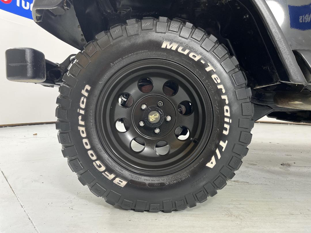 Photo '10' of Jeep Wrangler