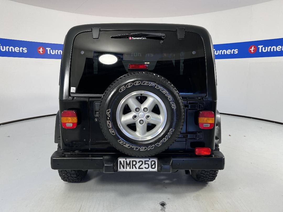 Photo '6' of Jeep Wrangler