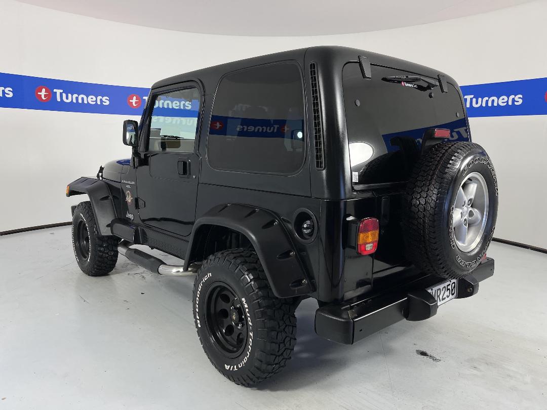 Photo '5' of Jeep Wrangler