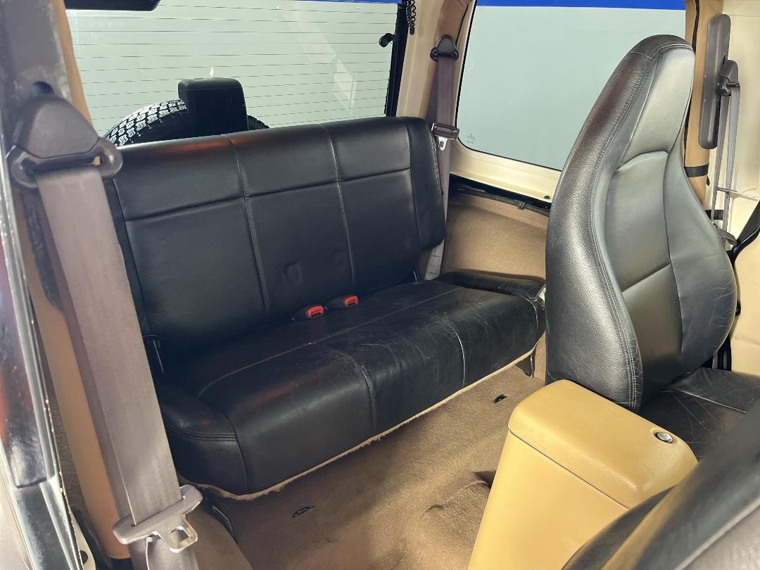 Photo '18' of Jeep Wrangler