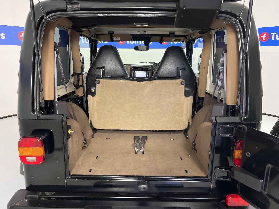 Photo '22' of Jeep Wrangler