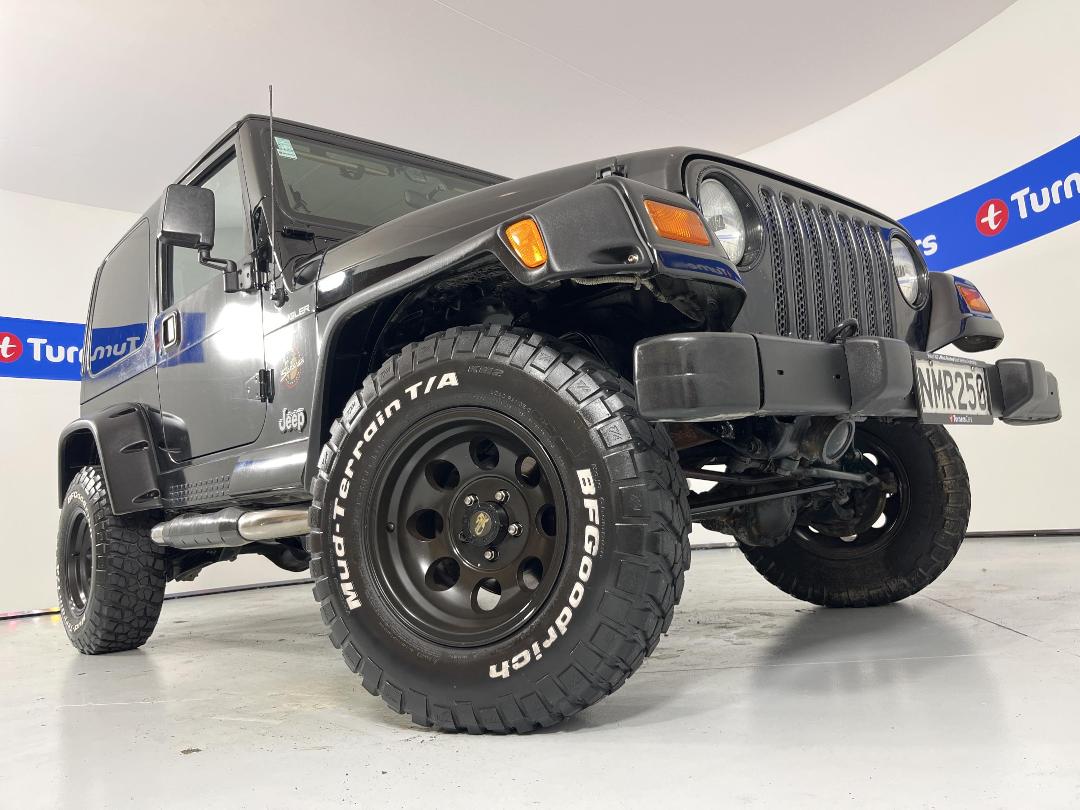 Photo '28' of Jeep Wrangler