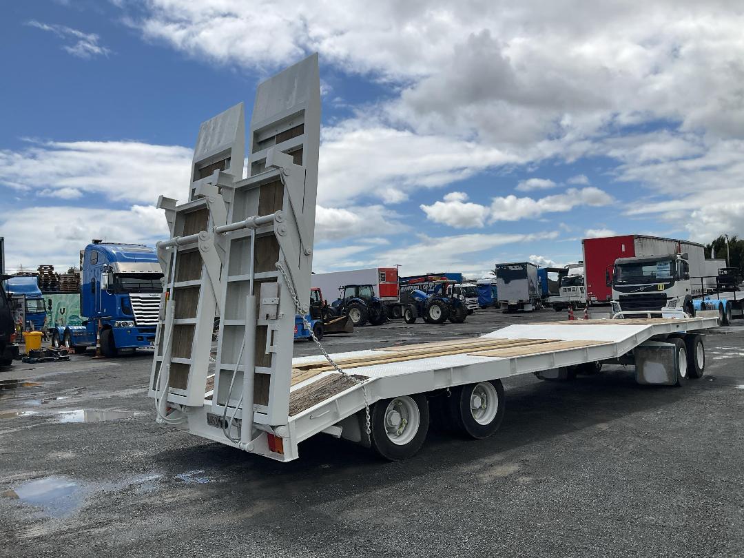 Photo '4' of M.T.E. 4A LOW LOADER TRAILER Transporter Trailer