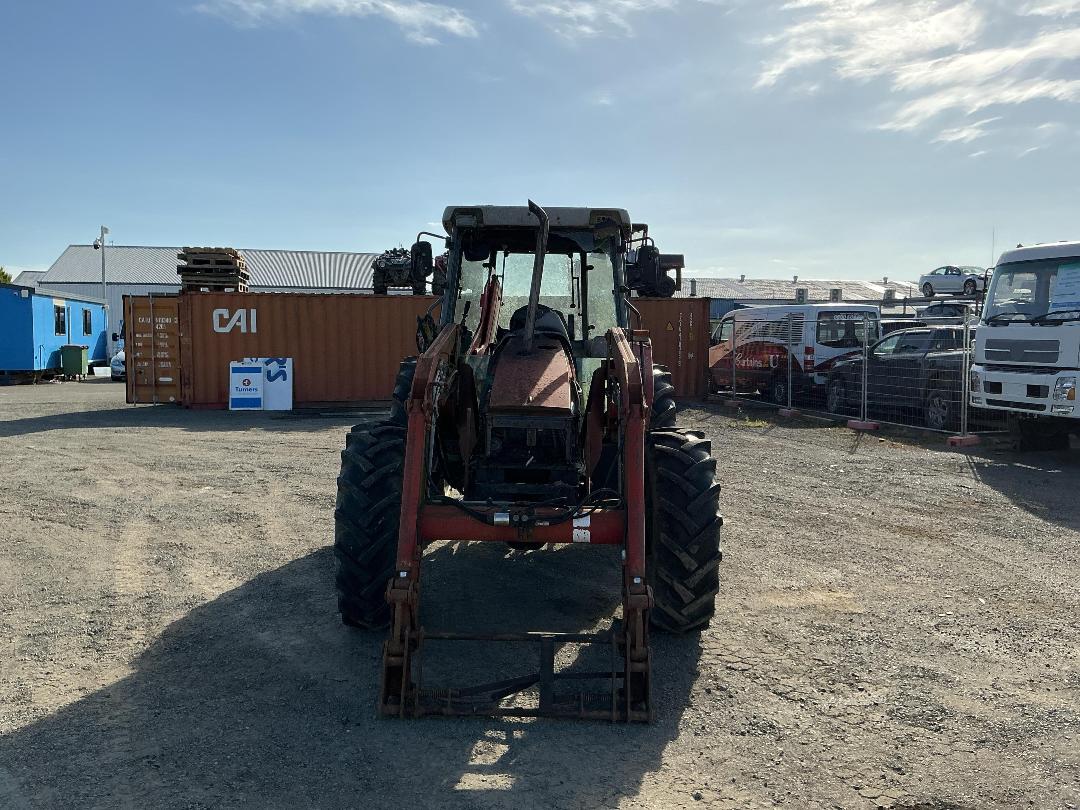 Photo '10' of Massey Ferguson 4235S Tractor
