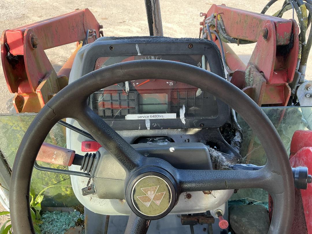 Photo '12' of Massey Ferguson 4235S Tractor