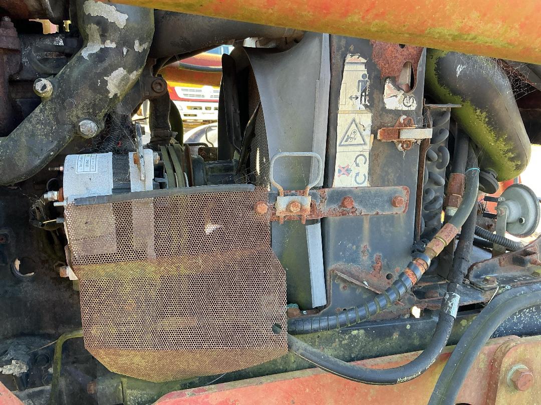 Photo '21' of Massey Ferguson 4235S Tractor