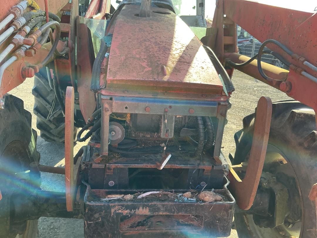 Photo '22' of Massey Ferguson 4235S Tractor