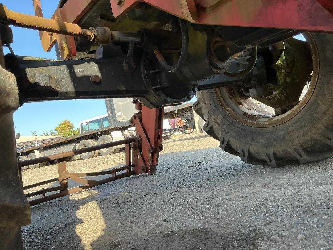 Photo '28' of Massey Ferguson 4235S Tractor