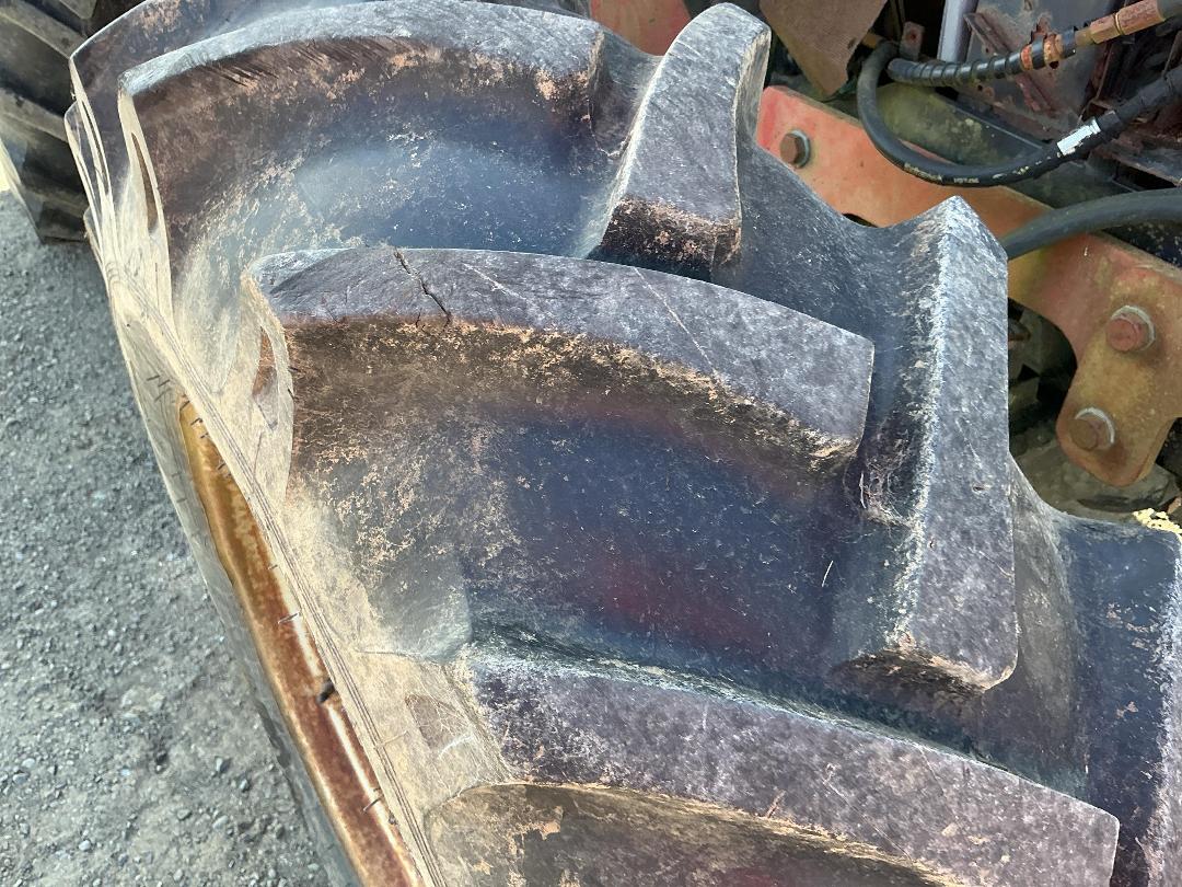 Photo '34' of Massey Ferguson 4235S Tractor