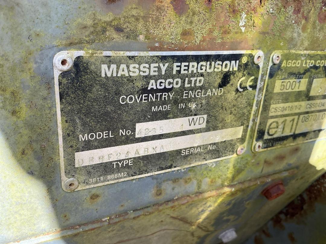 Photo '37' of Massey Ferguson 4235S Tractor