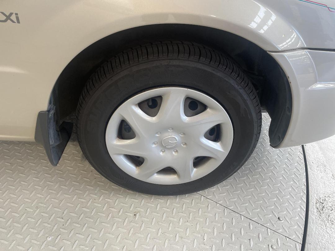 Photo '9' of Mazda 323