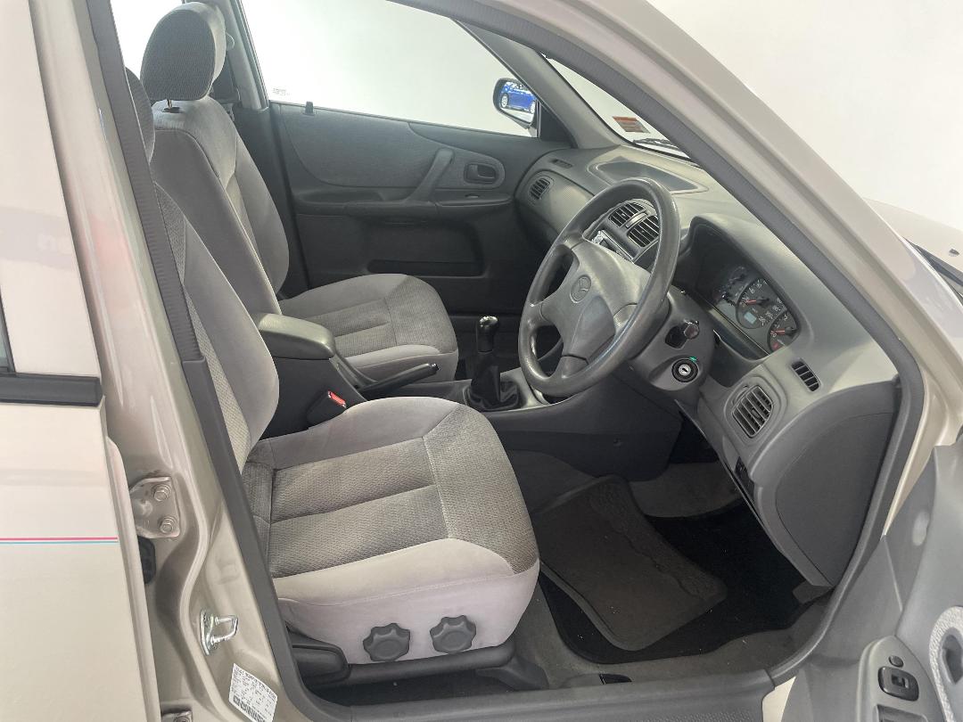 Photo '16' of Mazda 323