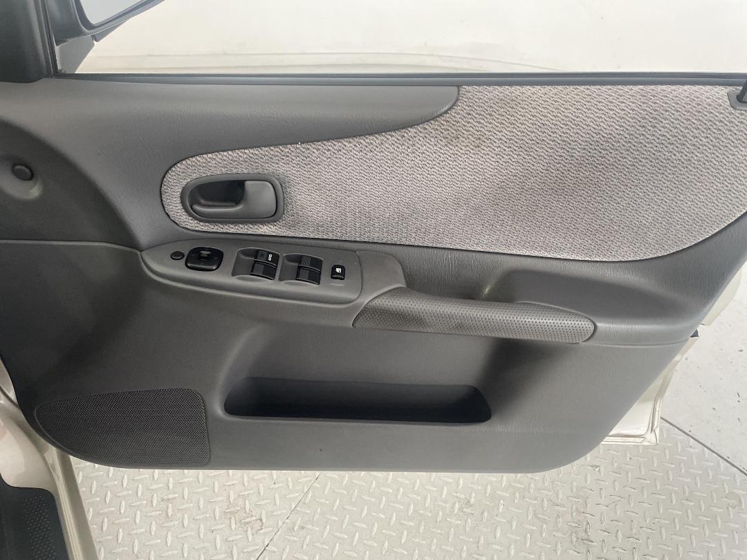 Photo '15' of Mazda 323