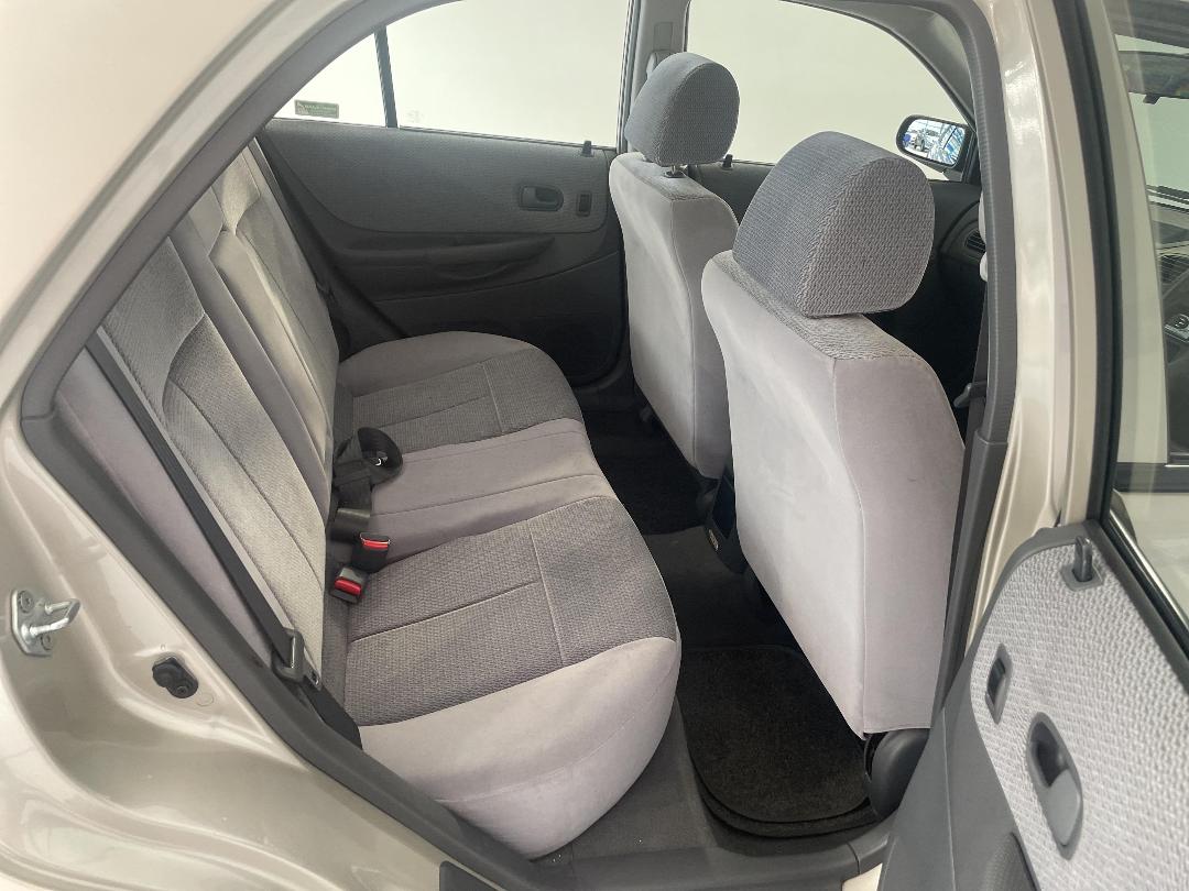 Photo '20' of Mazda 323