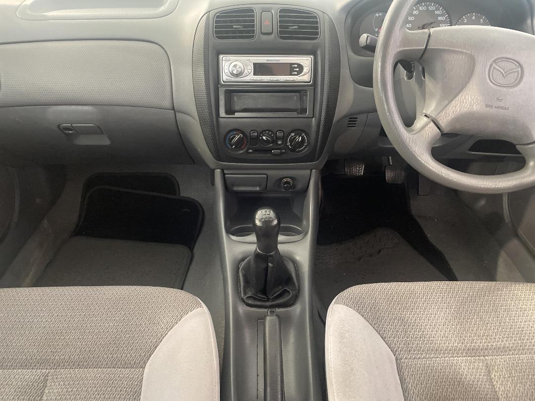 Photo '18' of Mazda 323