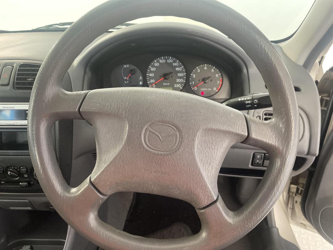 Photo '26' of Mazda 323