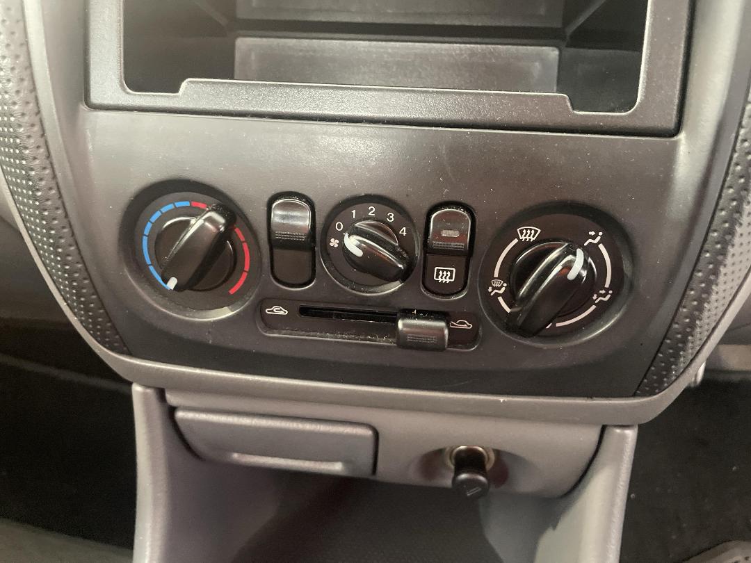 Photo '28' of Mazda 323