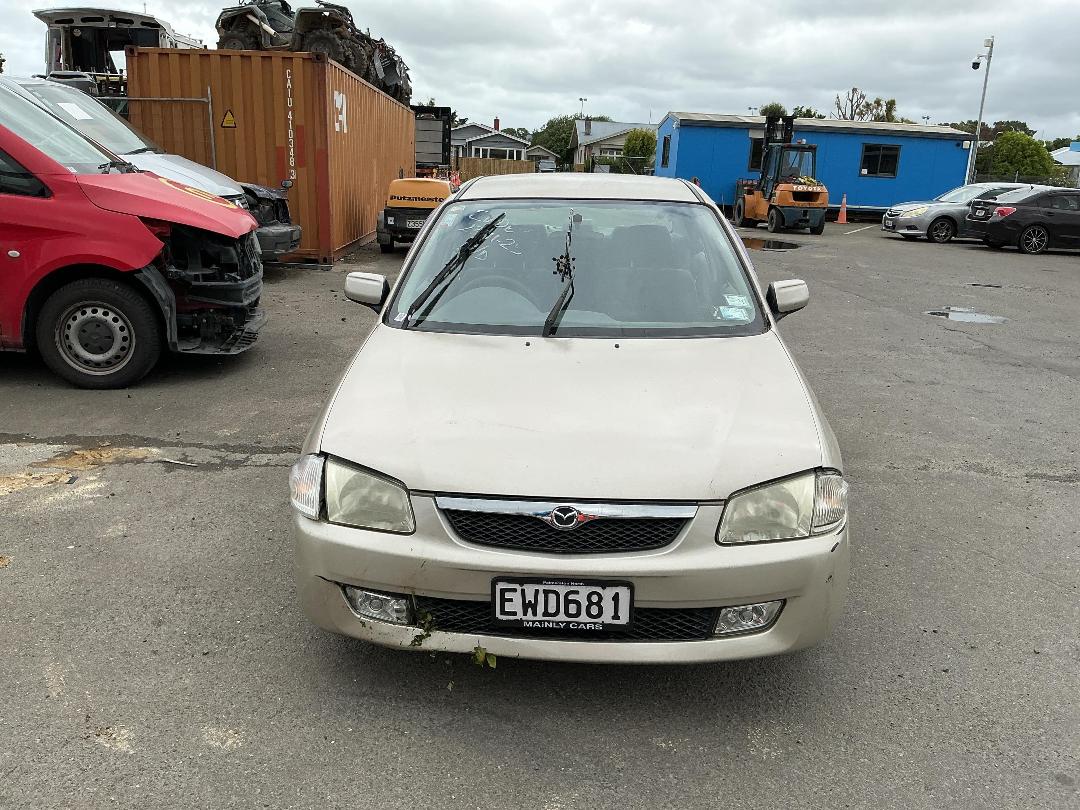 Photo '2' of Mazda Familia