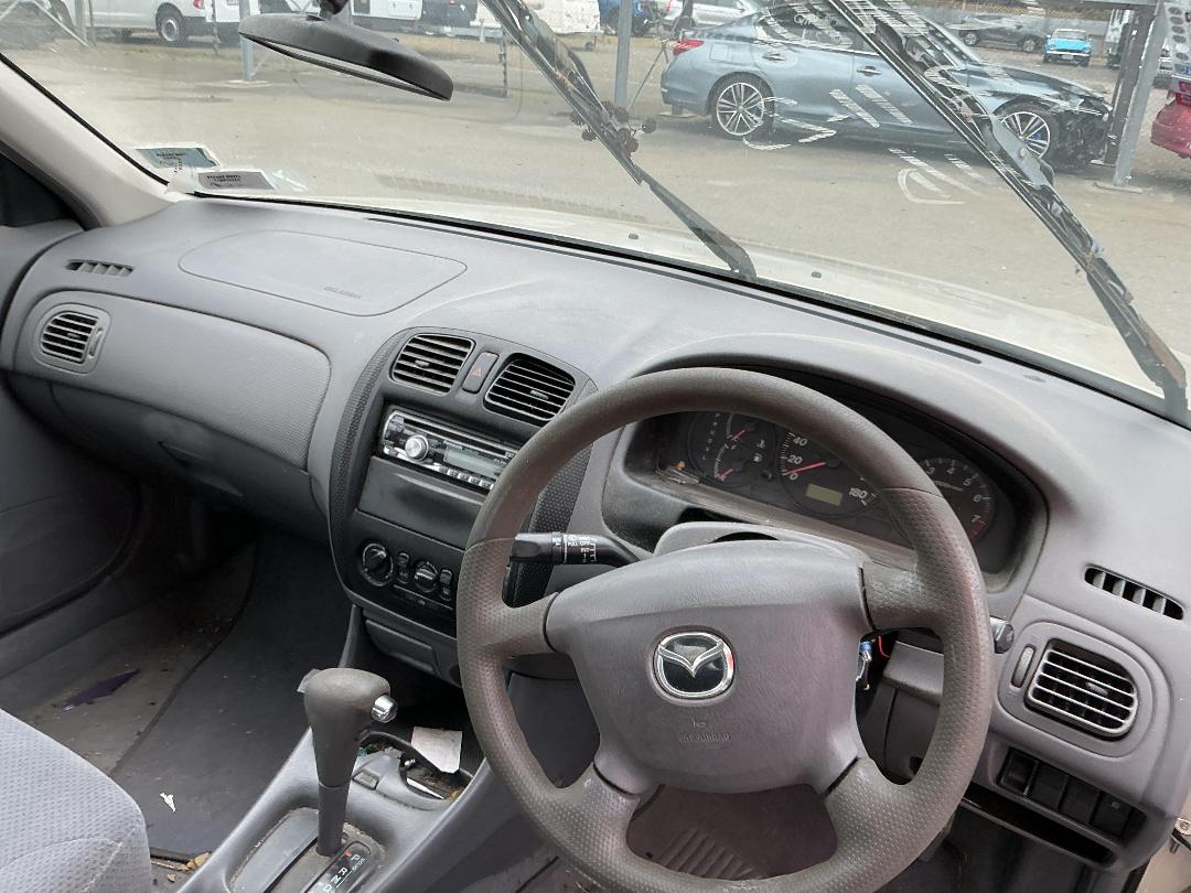 Photo '16' of Mazda Familia