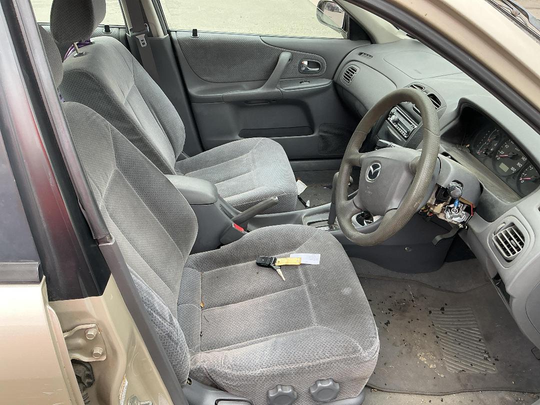 Photo '17' of Mazda Familia