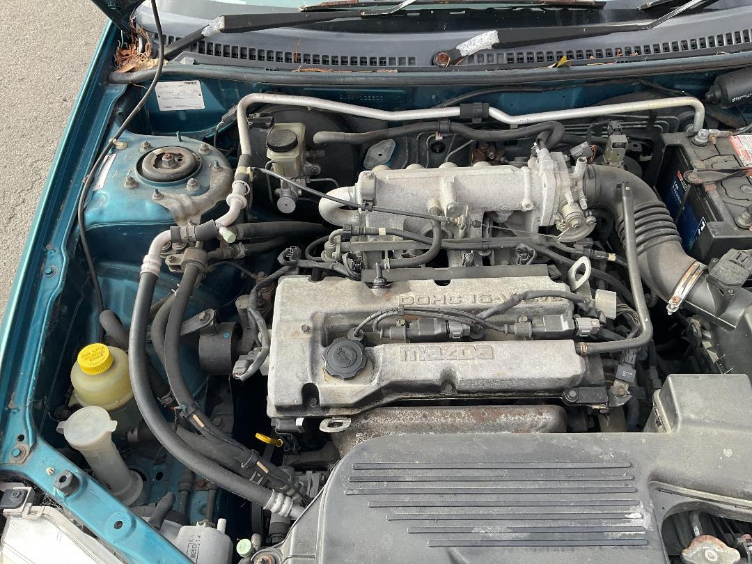 Photo '8' of Mazda Familia