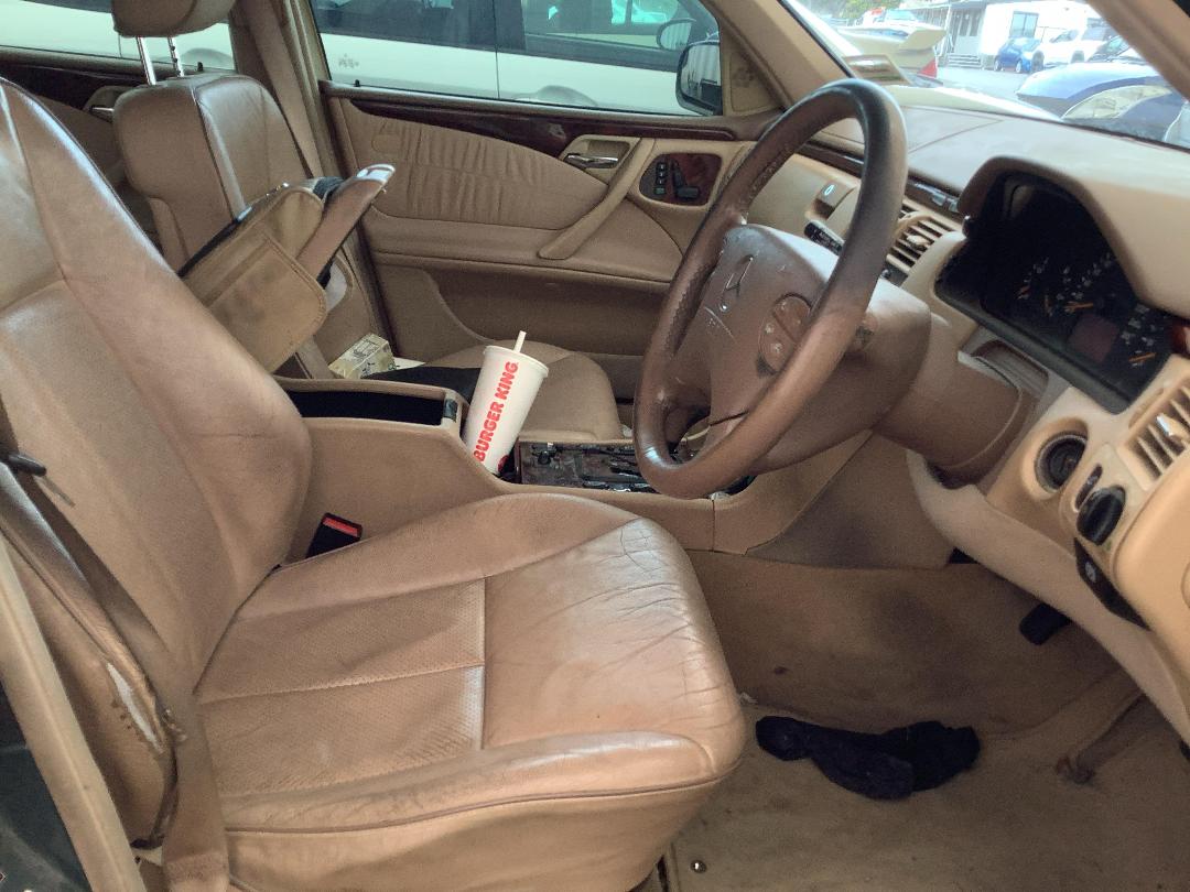 Photo '11' of Mercedes-Benz E-Class E280 Elegance Photo '11' of Mercedes-Benz E-Class E280 Elegance