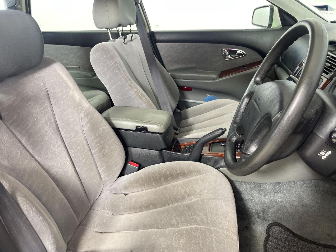 Photo '16' of Mitsubishi Diamante