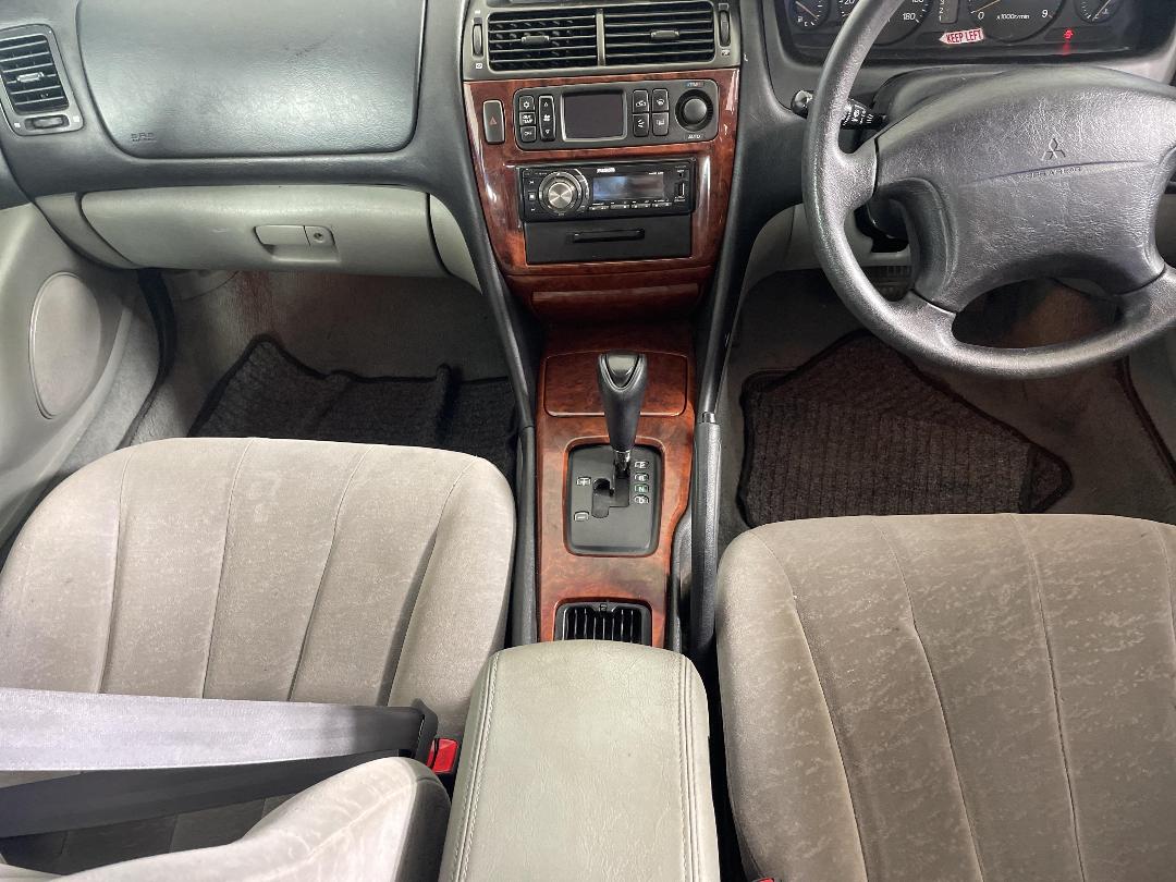 Photo '18' of Mitsubishi Diamante