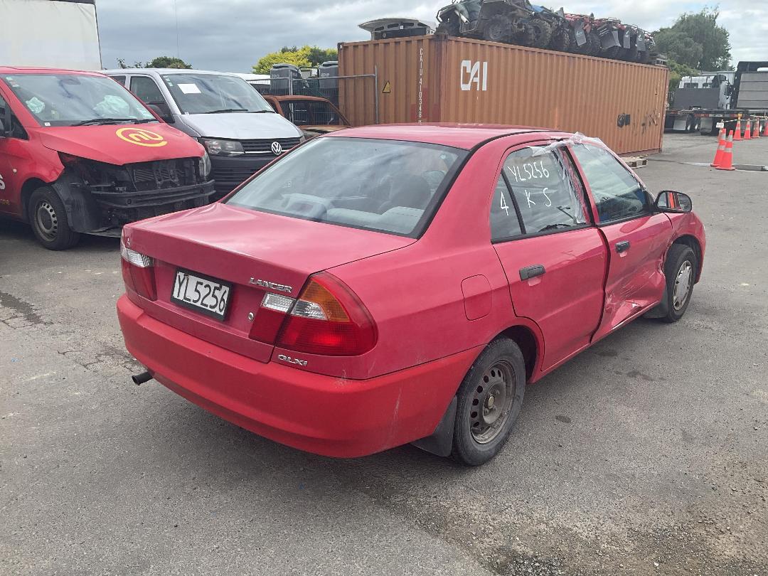 Photo '6' of Mitsubishi Lancer Glxi Photo '6' of Mitsubishi Lancer Glxi