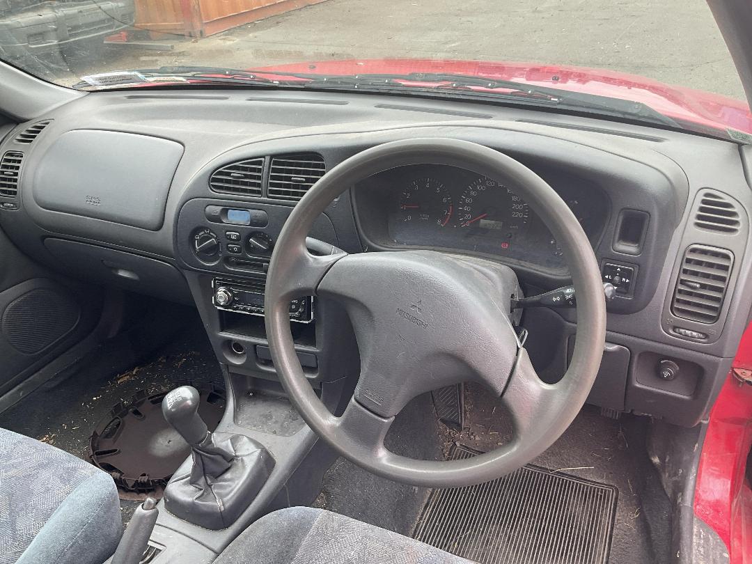 Photo '12' of Mitsubishi Lancer Glxi Photo '12' of Mitsubishi Lancer Glxi