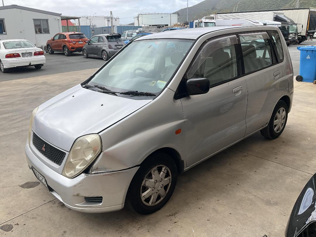 Photo '2' of Mitsubishi Mirage Dingo Photo '2' of Mitsubishi Mirage Dingo