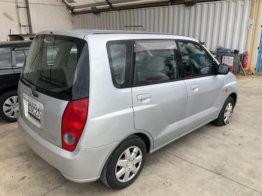 Photo '5' of Mitsubishi Mirage Dingo Photo '5' of Mitsubishi Mirage Dingo