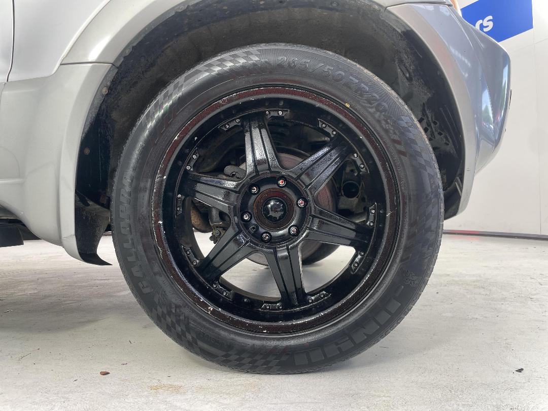 Photo '2' of Mitsubishi Pajero