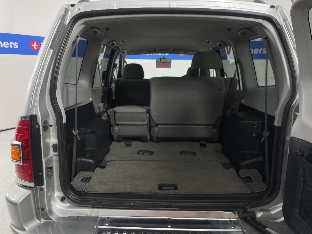 Photo '12' of Mitsubishi Pajero