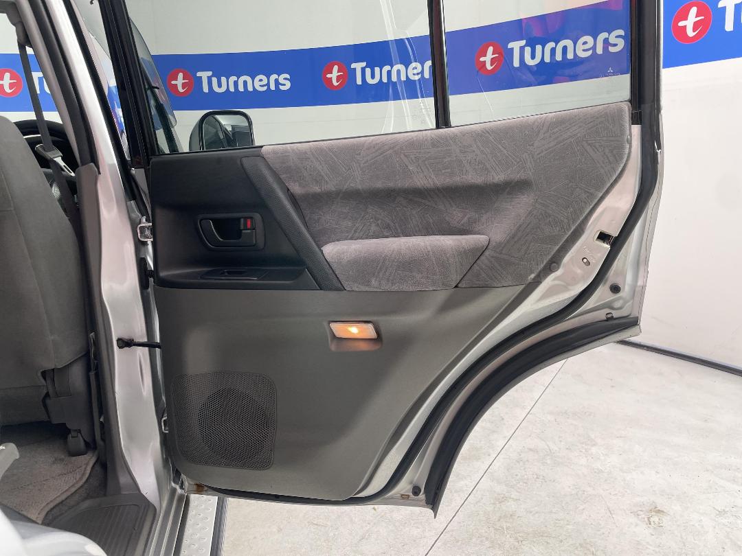 Photo '17' of Mitsubishi Pajero