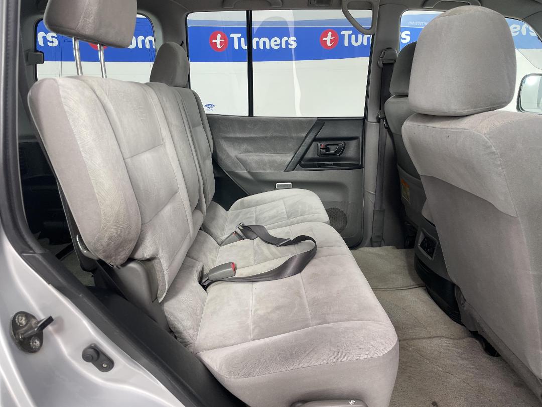 Photo '18' of Mitsubishi Pajero