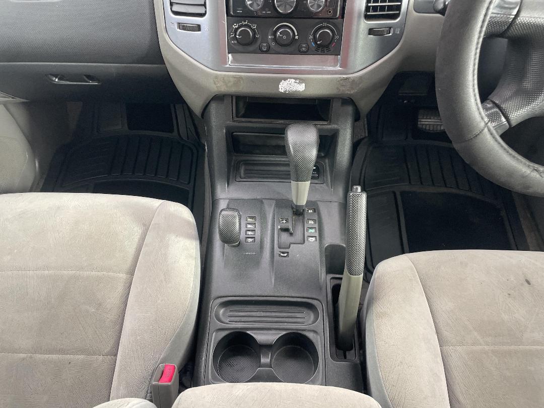 Photo '20' of Mitsubishi Pajero