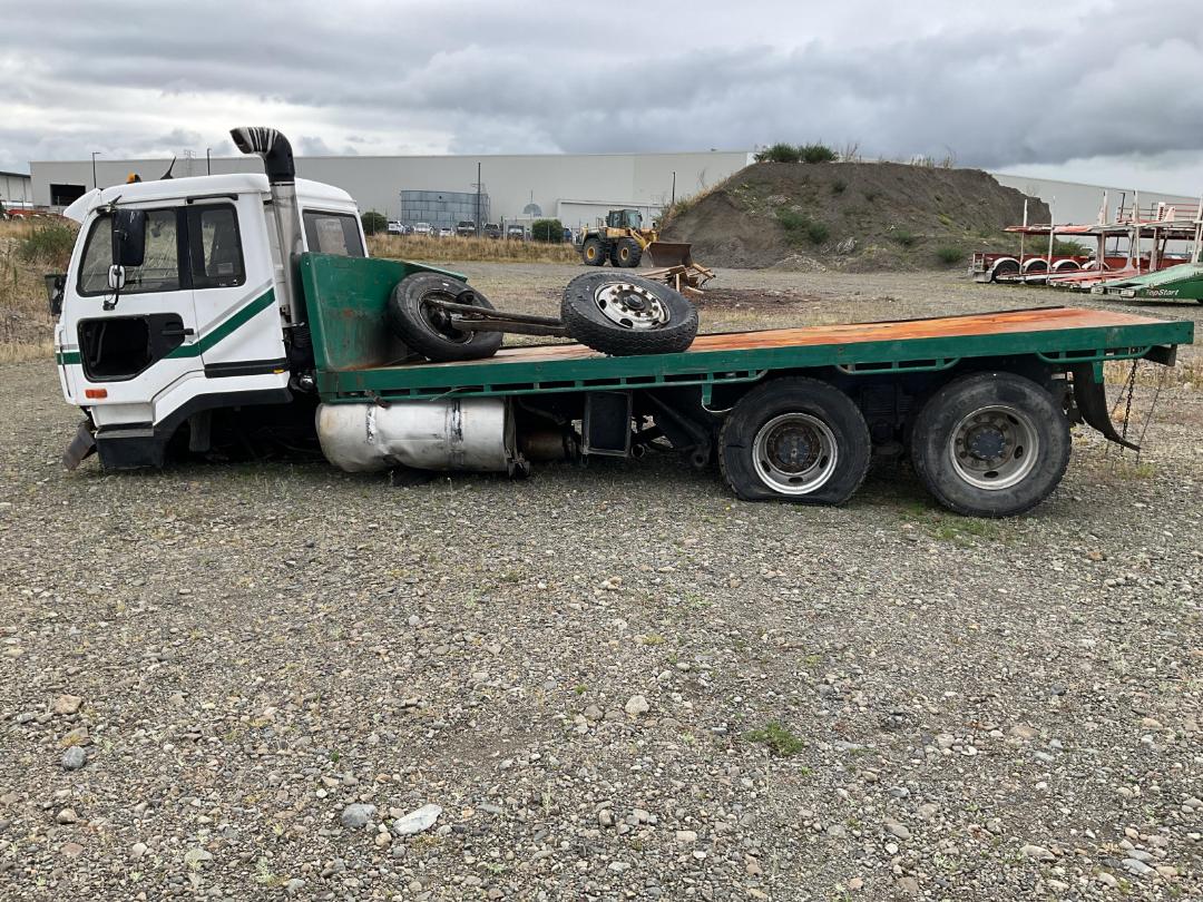 Photo '7' of Nissan Diesel CW380 MIKADO SWB 6X4 Tipper Photo '7' of Nissan Diesel CW380 MIKADO SWB 6X4 Tipper