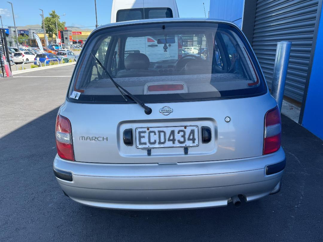 Photo '5' of Nissan March Photo '5' of Nissan March