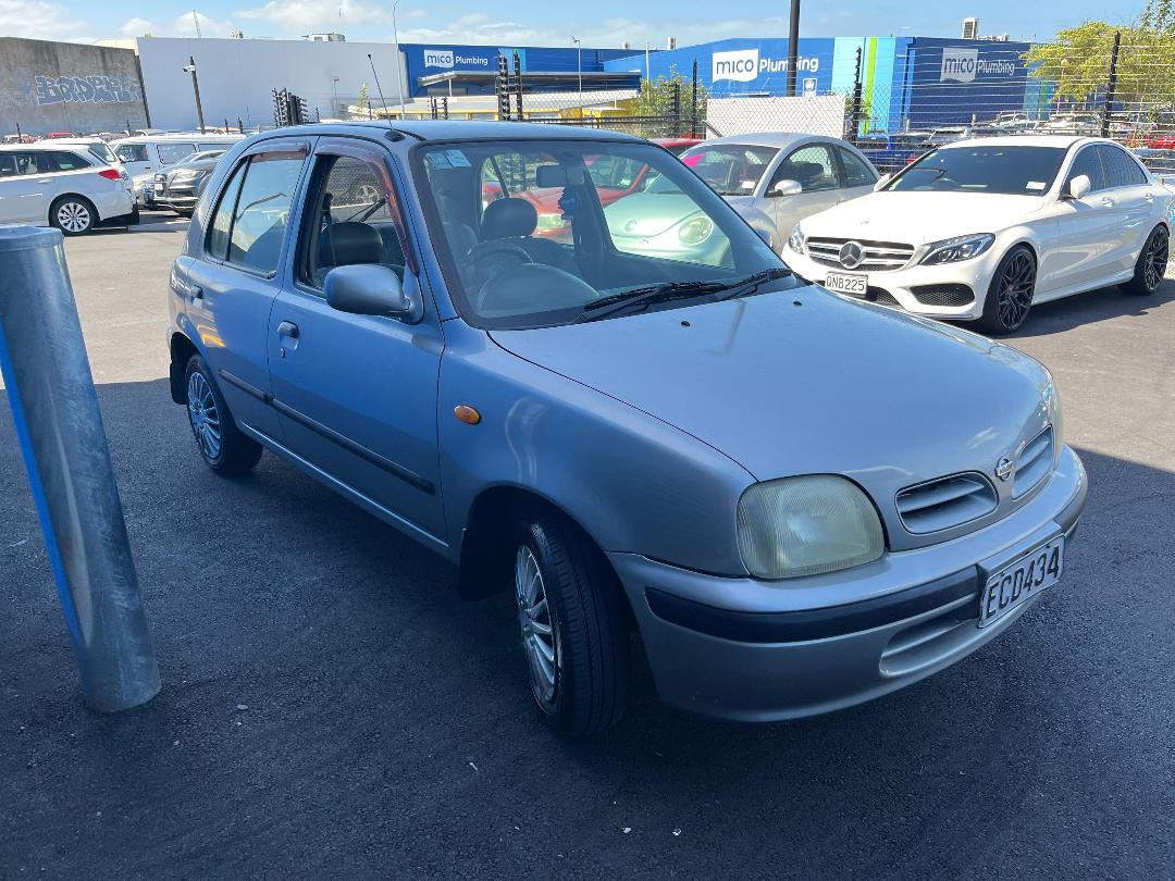 Photo '3' of Nissan March Photo '3' of Nissan March