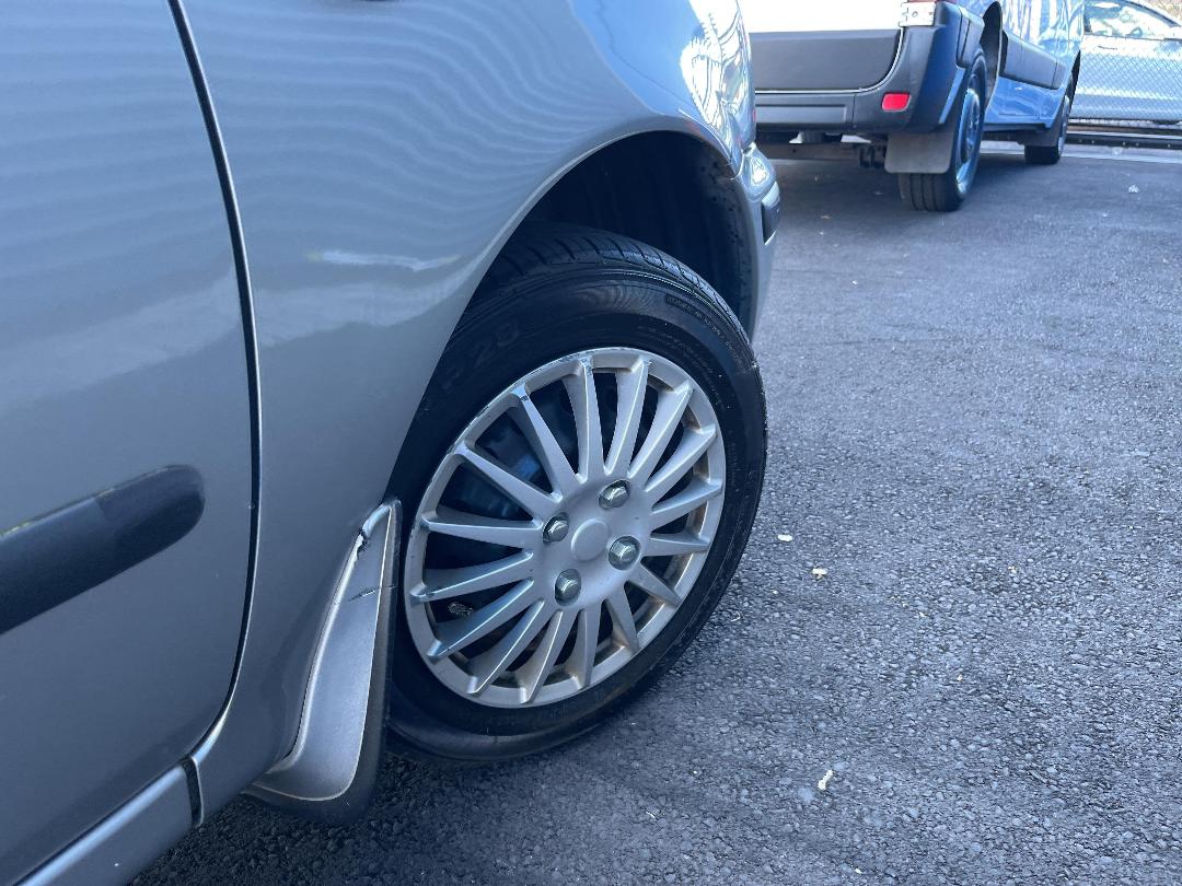 Photo '10' of Nissan March Photo '10' of Nissan March