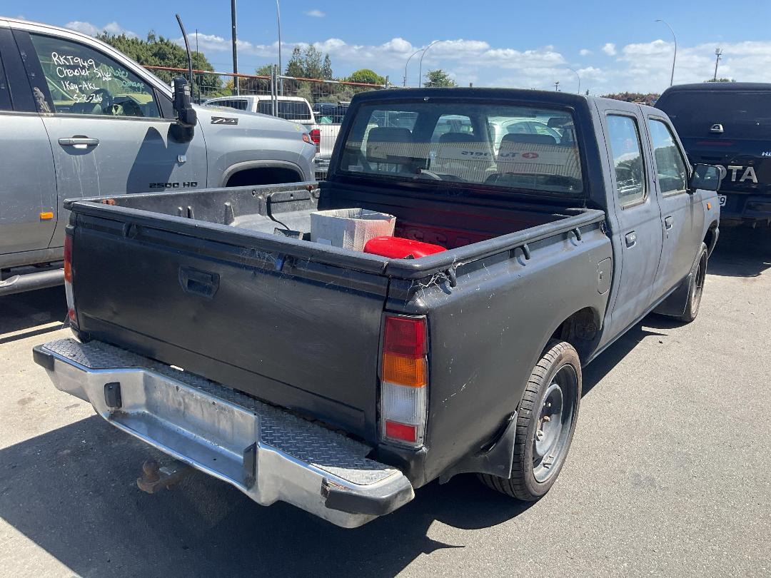 Photo '4' of Nissan Navara D/C