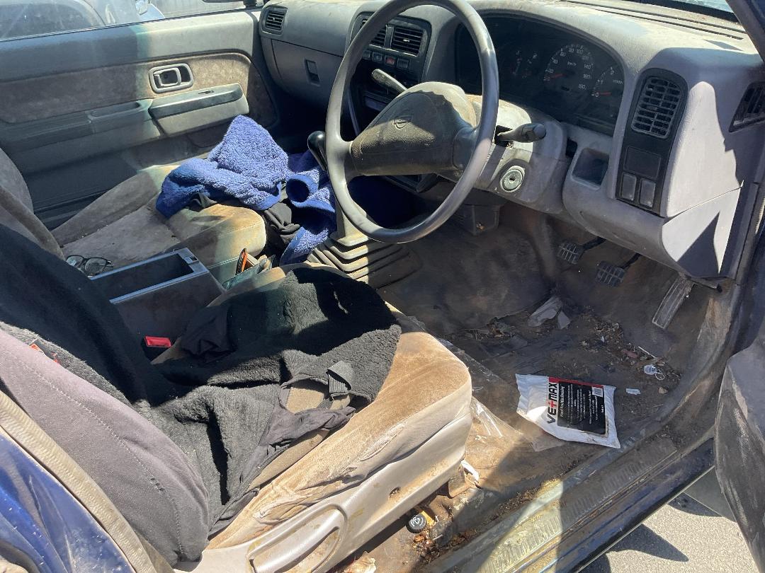 Photo '12' of Nissan Navara D/C