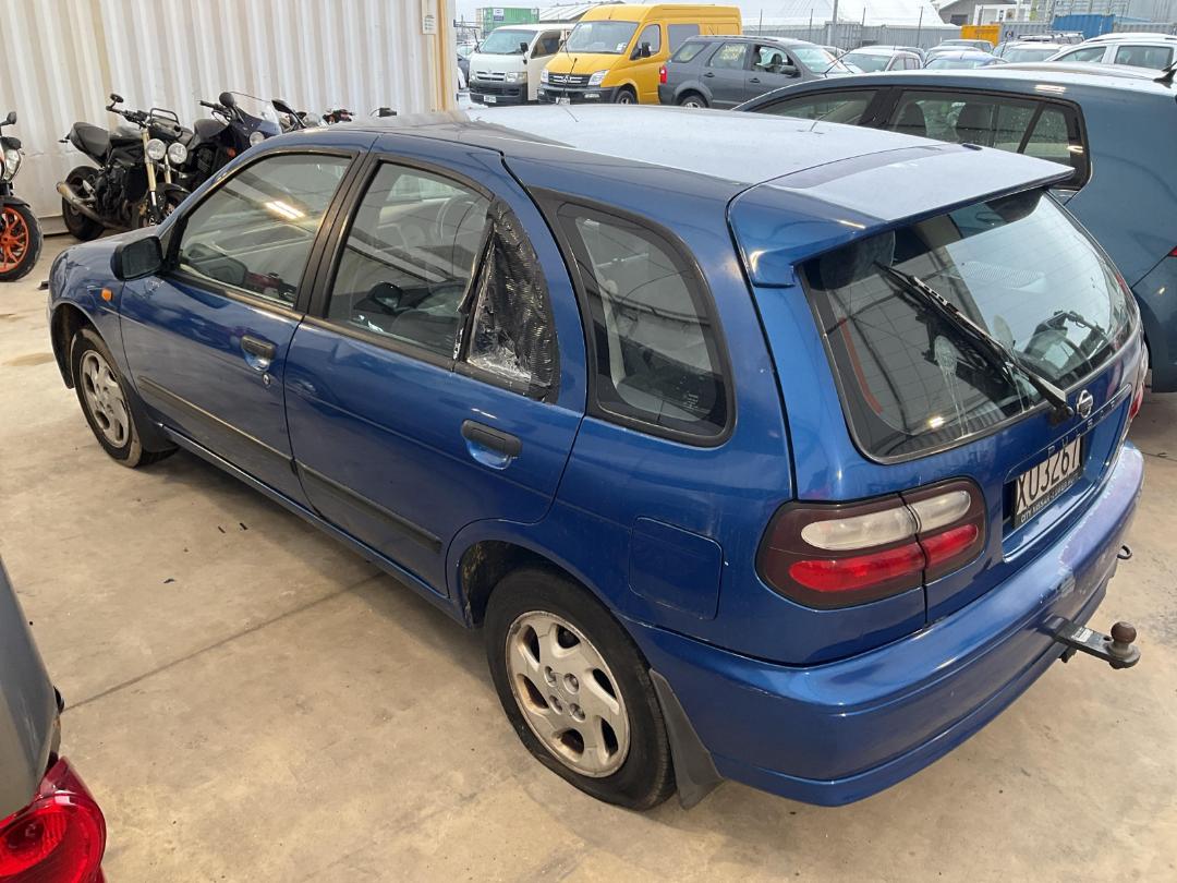 Damaged Nissan Pulsar SLX 1999 in Wellington Seaview at Turners