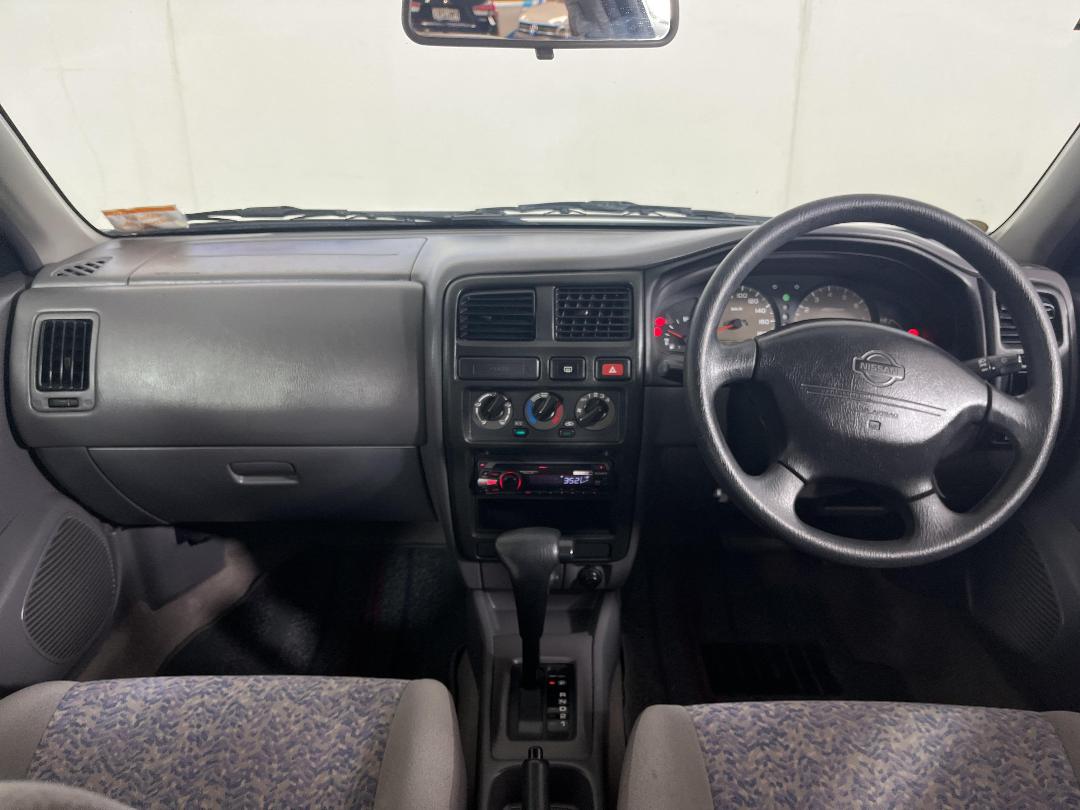 Photo '17' of Nissan Pulsar Photo '17' of Nissan Pulsar