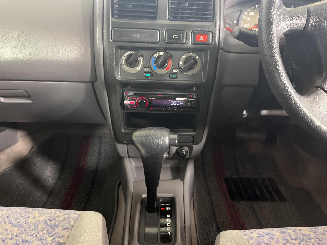 Photo '18' of Nissan Pulsar Photo '18' of Nissan Pulsar