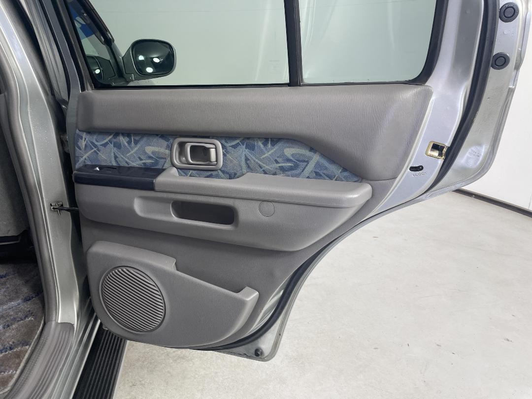 Photo '19' of Nissan Terrano Photo '19' of Nissan Terrano