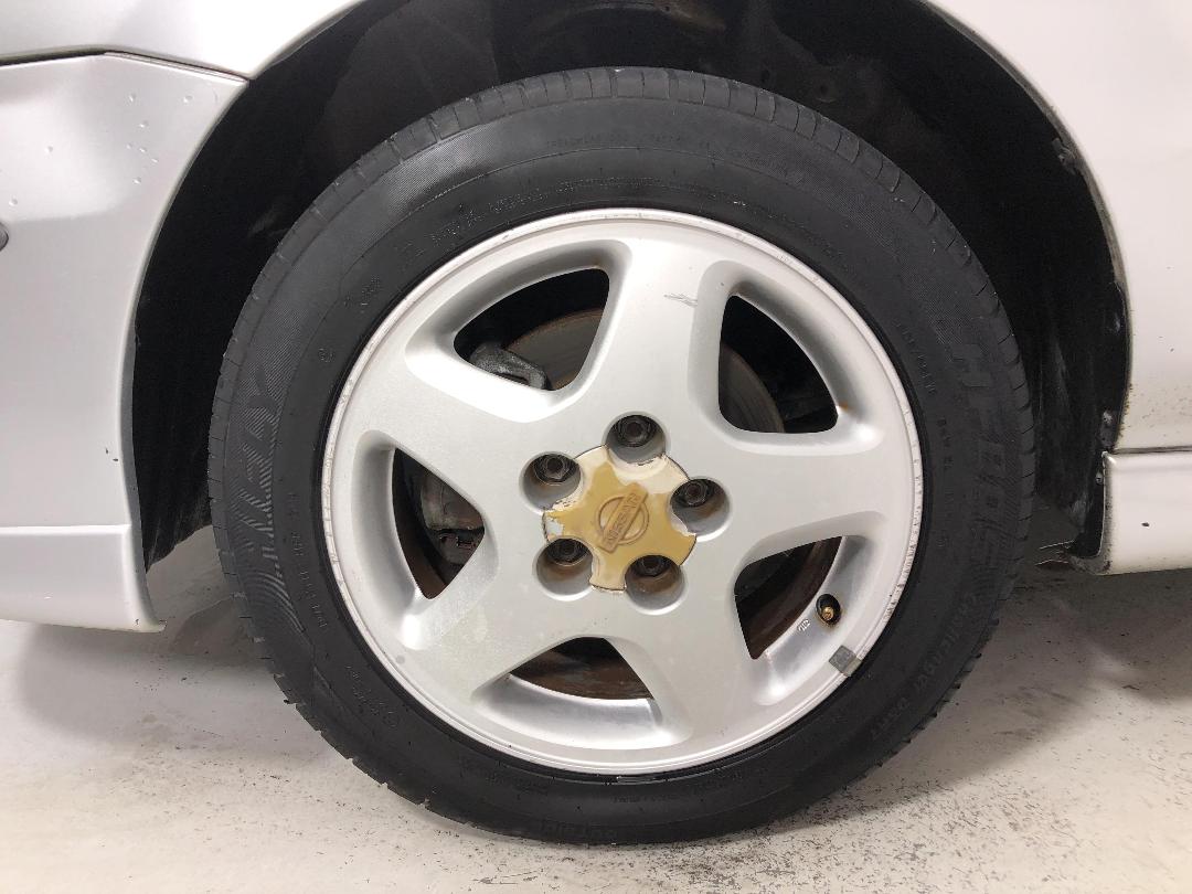 Photo '10' of Nissan Tino