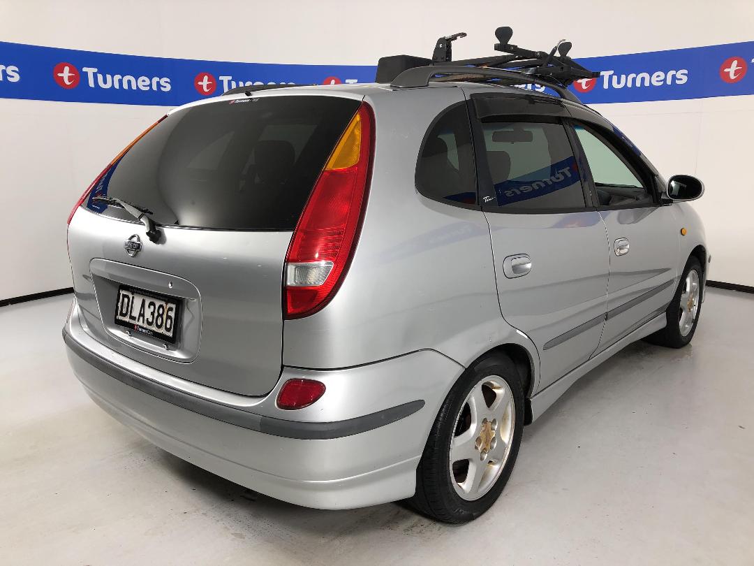 Photo '7' of Nissan Tino