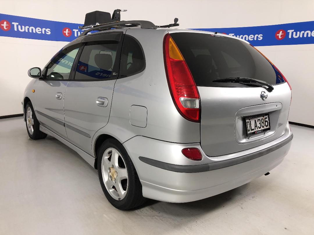 Photo '5' of Nissan Tino